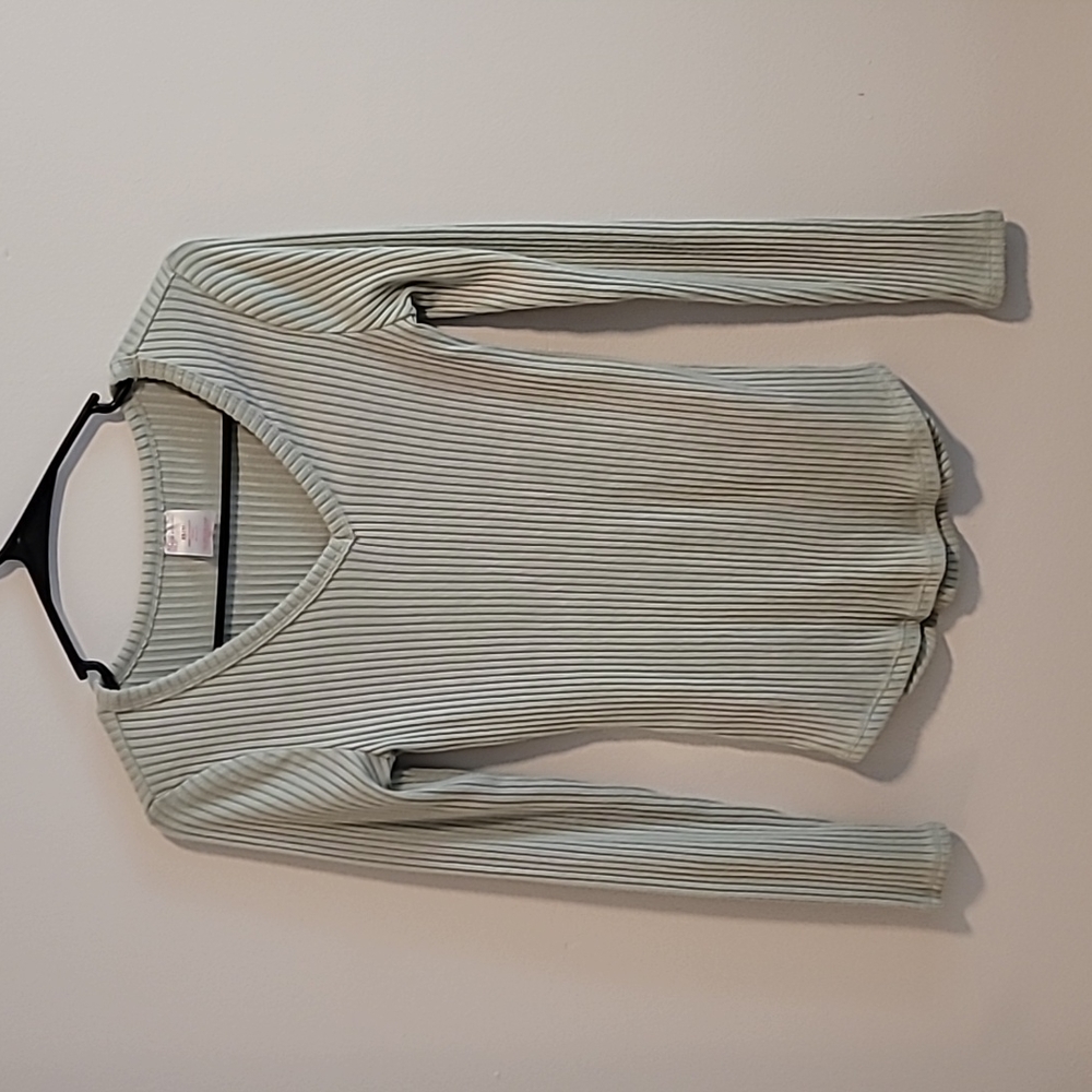 Long sleeve v neck